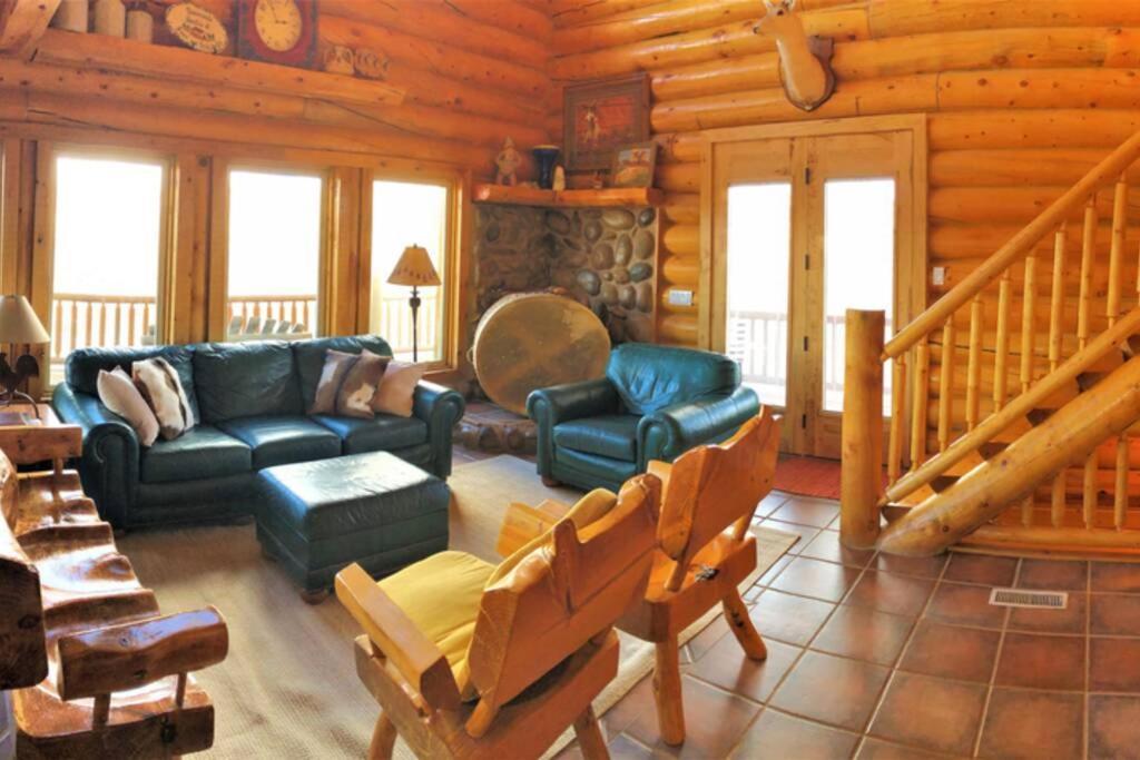 Red Rock Ranch Log Cabin: Large, Fully Furnished エスカランテ エクステリア 写真